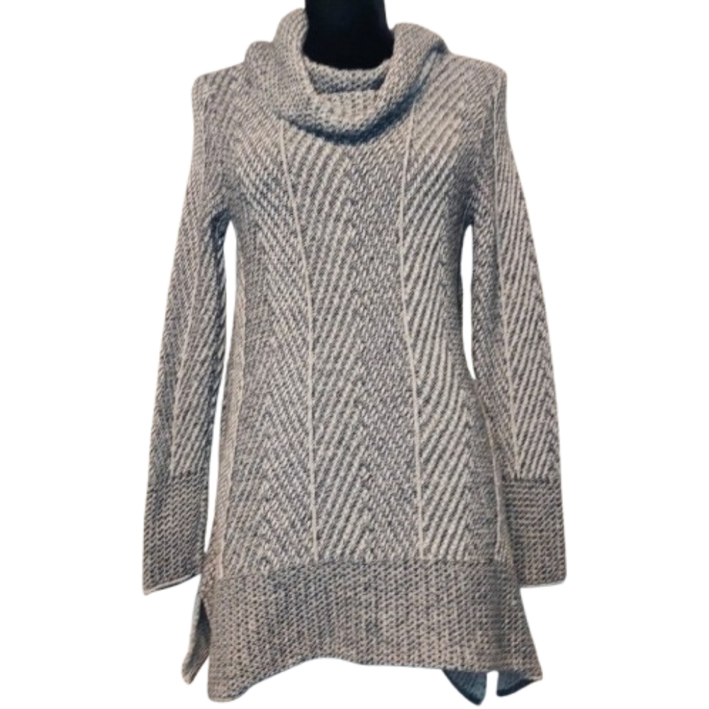 Eight Eight Eight Women's Gray Cowl Neck Tunic Sweater Size Small